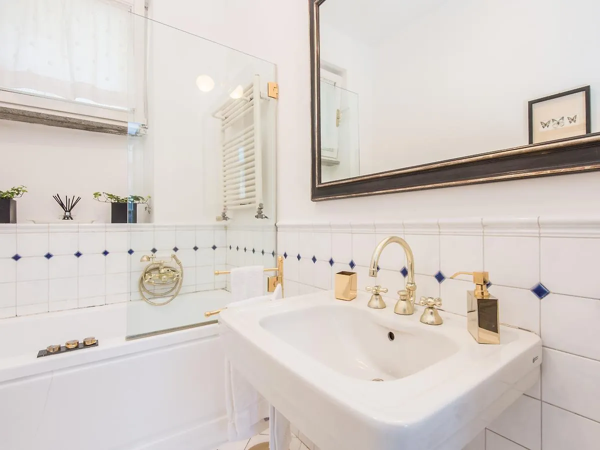 Rsh Spanish Steps Luxury Apartments Roma