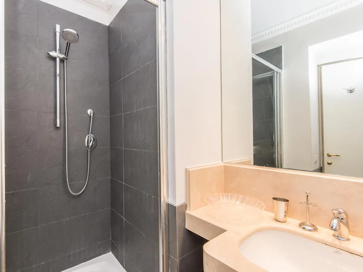 Rsh Spanish Steps Luxury Apartments Roma